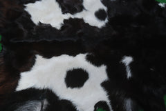 Luxurious Black & White Goat Skin Rug -Modern Home Décor