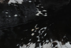 Decorative Black and White Goat Skin Rug - Genuine Leather for Sophisticated Spaces