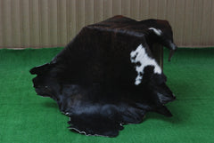 Luxurious Black & White Goat Skin Rug - Handmade, Soft & Hypoallergenic - Eco-friendly, Non-shedding, Unique Art Piece for Home Décor