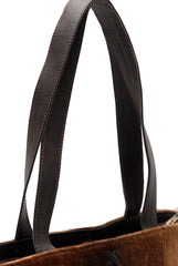 Stylish Brown and White Cowhide Shoulder Bag - Handmade Leather Tote with Zipped Closure, Fashionable and Versatile Daily Handbag
