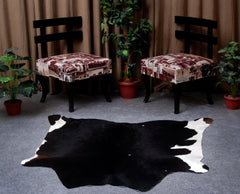 Luxurious Black & White Cowhide Rug for Elegant Home Décor - Natural Beauty, Hypoallergenic - Non-slippery - Large Size - Free UK Shipping