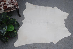 Luxurious Premium Animal Print Cowhide Rug for Chic Living Spaces | Large Size | Hypoallergenic & Non-Slip | Handcrafted - Durable | Free