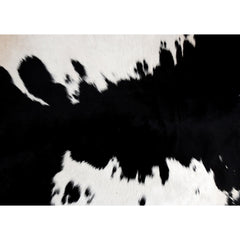 Luxurious Medium Brown & White Cowhide Rug with Hypoallergenic Properties - Unique Animal Pattern - Handcrafted Natural Hide for Timeless