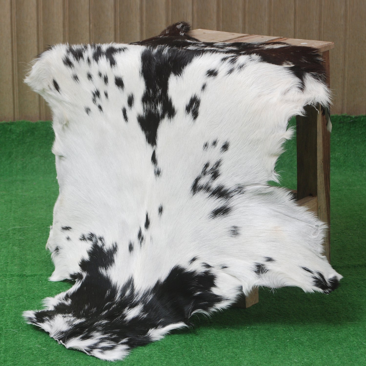 Stylish Black and White Goat Hide Rug - Unique Natural Pattern for Modern Homes