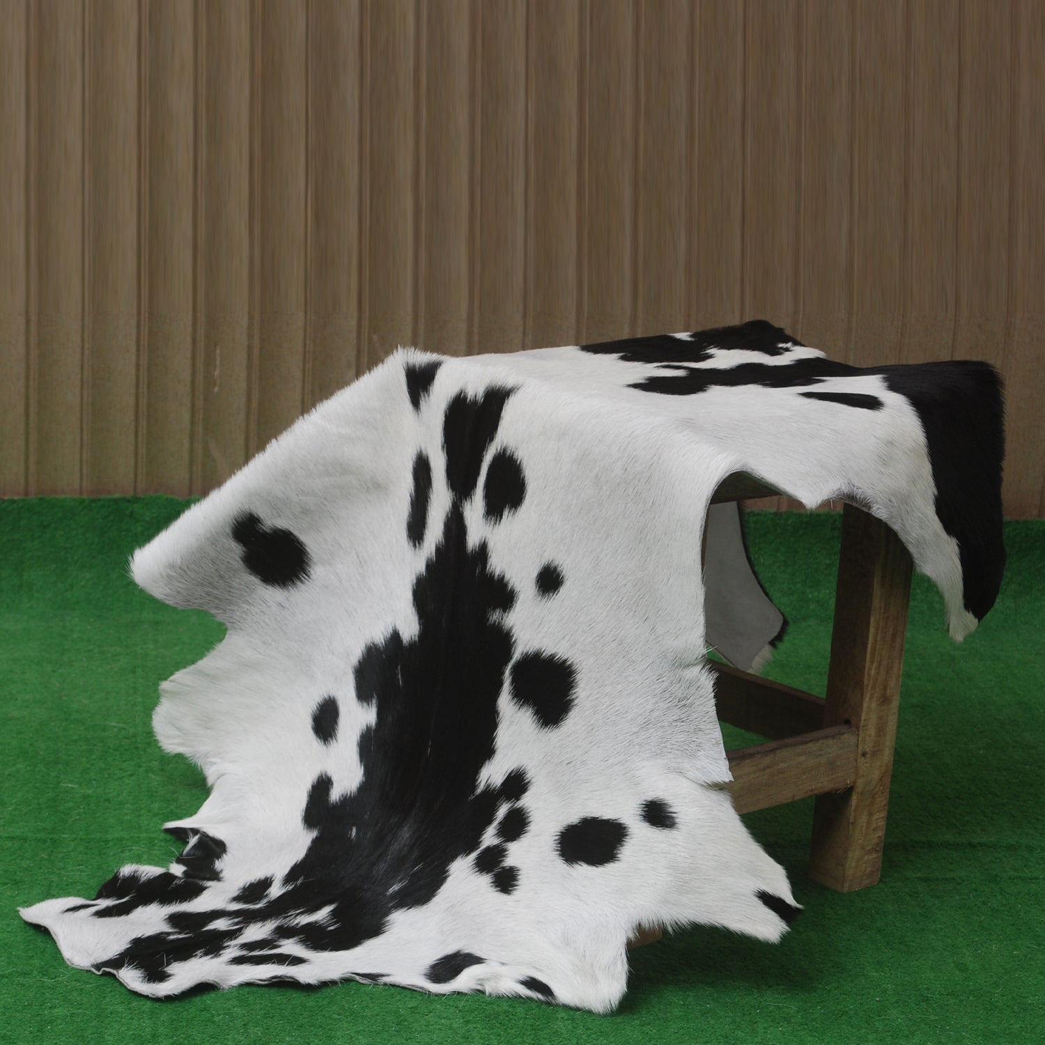 Stylish Black and White Goat Hide Rug - Unique Natural Pattern for Modern Homes