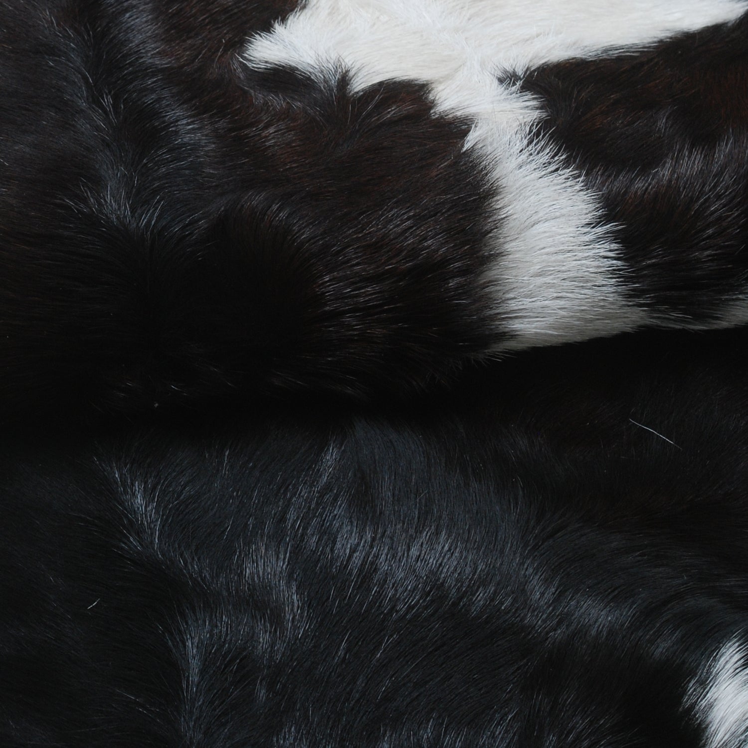 Luxurious Black & White Goat Skin Rug -Modern Home Décor