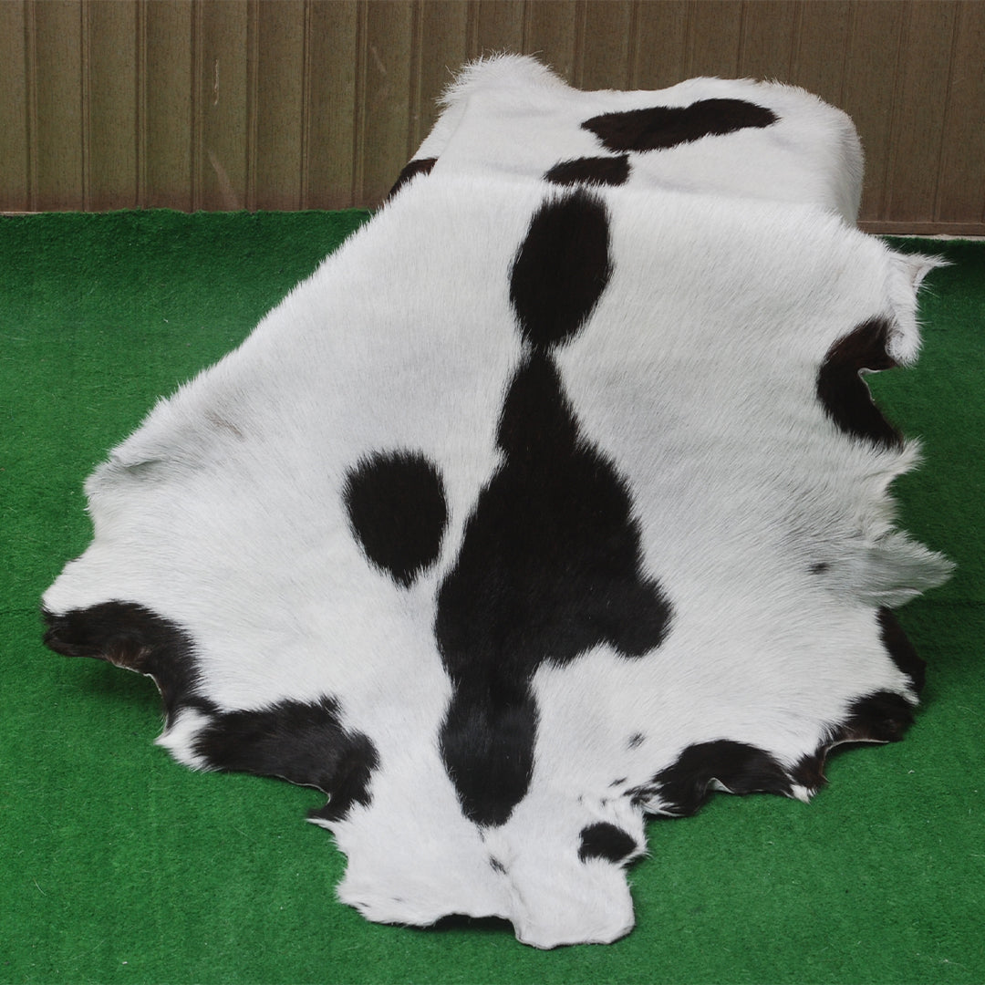 Hair-On Goat Skin Rug - Black and White Design for Unique Living Spaces