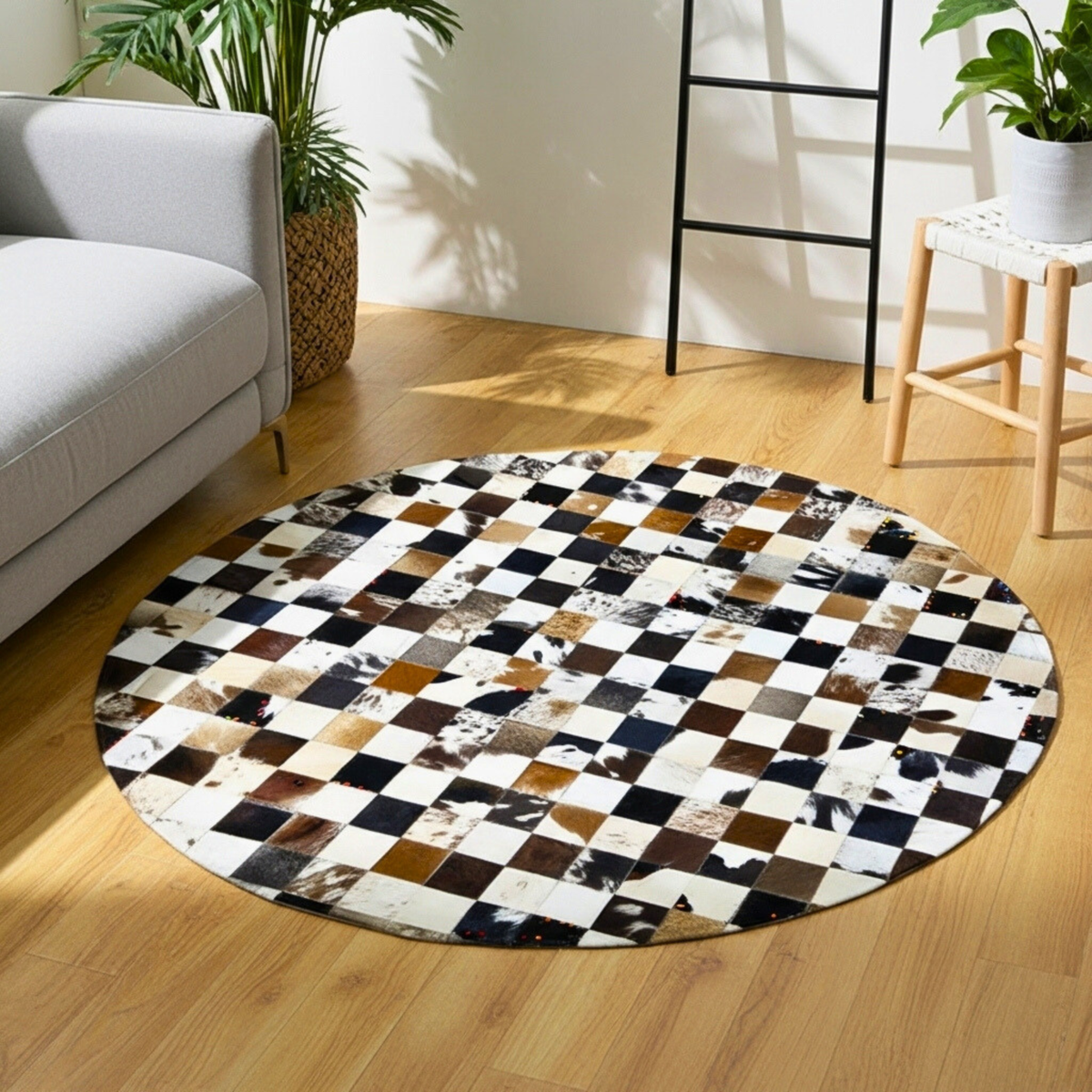 Luxurious Handmade Round Cowhide Patchwork Rug – Genuine Hair-On Hide Micro-Square Leather Floor Rug (9 sq ft)
