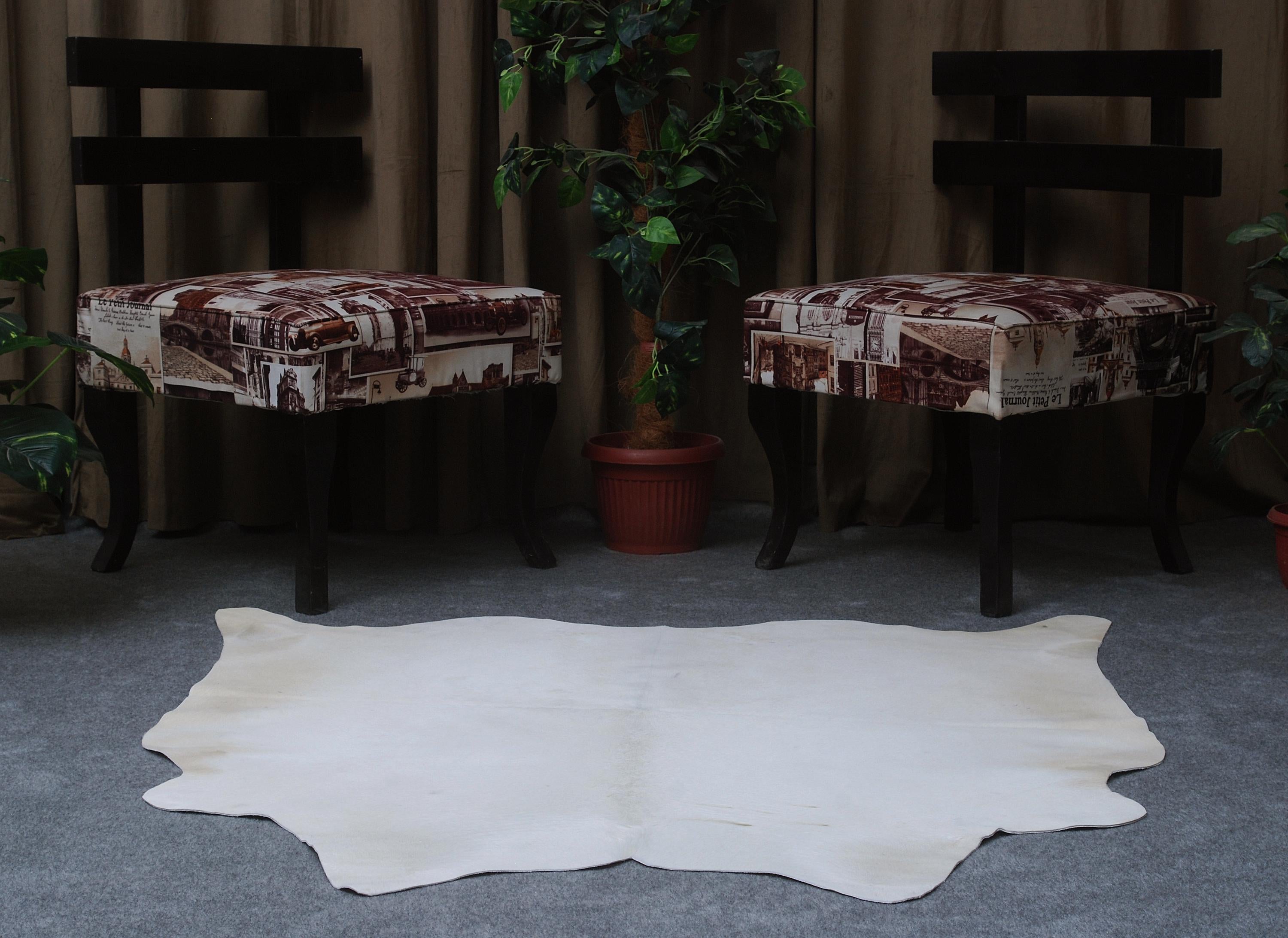 Luxurious Gray & White Natural Cowhide Rug with Spotted Hair | Large Size | Hypoallergenic - Non-Slip | Premium Quality - Free Shipping