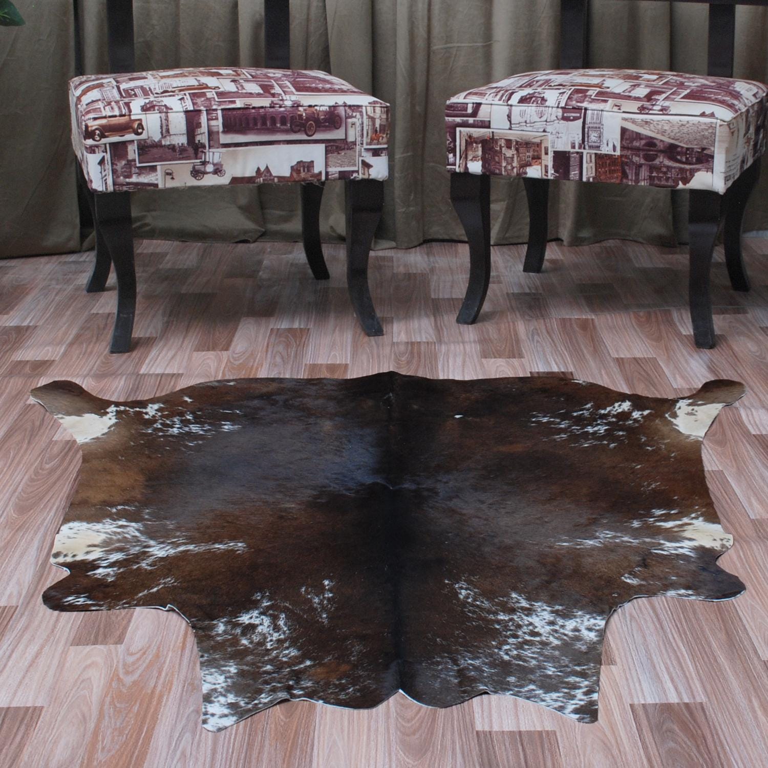 Luxurious Small Brown and White Cowhide Rug - Hypoallergenic, Non-Slip, Non-Shedding - Handcrafted Natural Hair Rug for Bedroom, Living Room