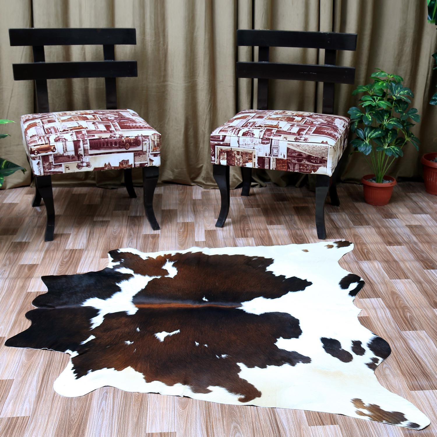 Luxurious Medium Cowhide Rug - Classic Brown and White Hair Rug for Bedroom/Living Room with Hypoallergenic Properties and Handcrafted