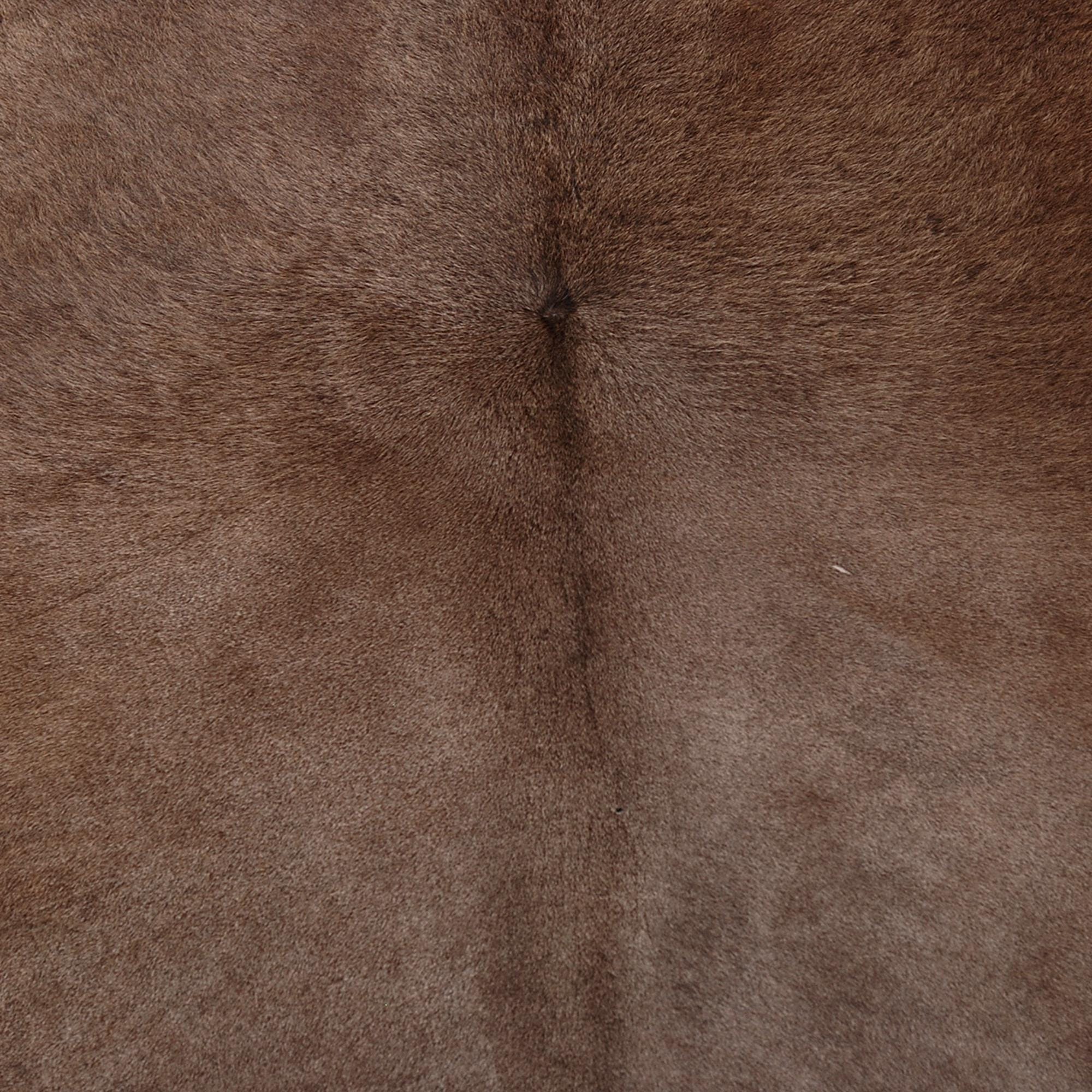 Luxurious Medium Brown and White Cowhide Rug for Bedroom/Living Room - Hypoallergenic, Handcrafted, and Durable Rustic Charm