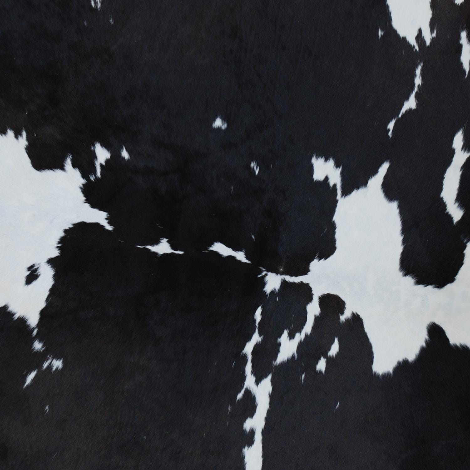 Luxurious Natural Brown & White Cowhide Rug - Hypoallergenic, Non-slippery Suede Back, Non-shedding - Ideal for Bedroom or Living Room Decor