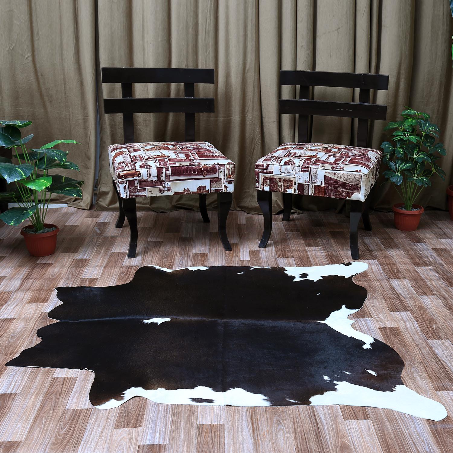 Luxury Brown and White Cowhide Rug for Elegant Home Decor - Hypoallergenic, Non-Slip, Non-Shedding - Free Shipping in UK - Top Quality