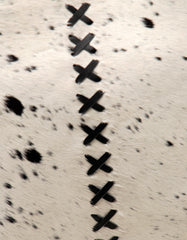 Stylish White Cowhide Shoulder Bag - Handmade Leather Tote with Zipped Pocket, Versatile & Easy to Clean, Ideal for Daily Use