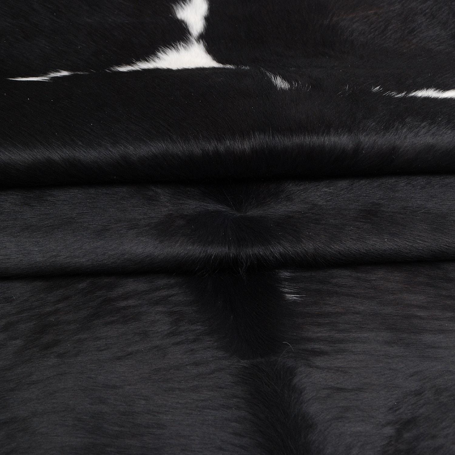 Luxurious Black and White Cowhide Rug - Handcrafted Medium Salt & Pepper Hair-on Hide for Modern Home Decor