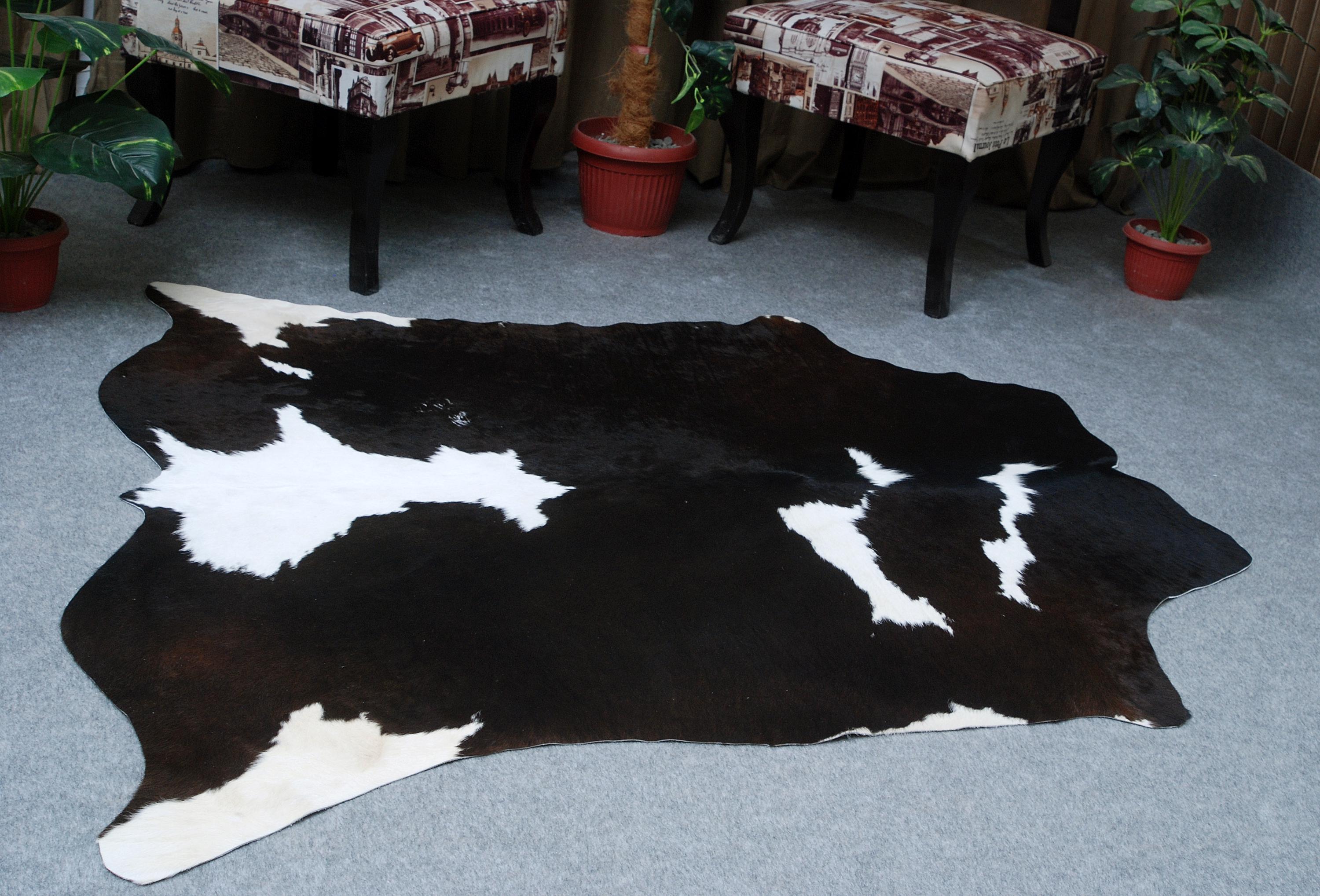 Luxurious Black & White Cowhide Rug for Bedroom and Living Room - Hypoallergenic, Non-Slip, Non-Shedding, Unique Natural Beauty - Free