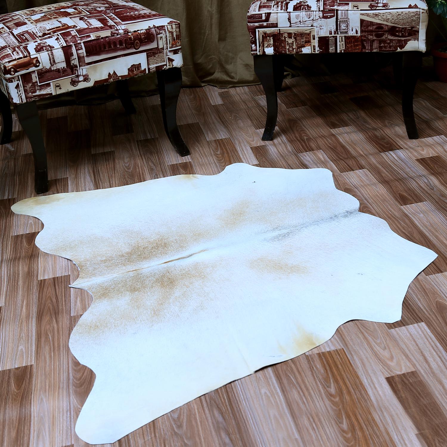 Luxury Handcrafted Brown and White Cowhide Rug for Rustic Home Decor - Hypoallergenic, Non-Slip, Unique Natural Beauty