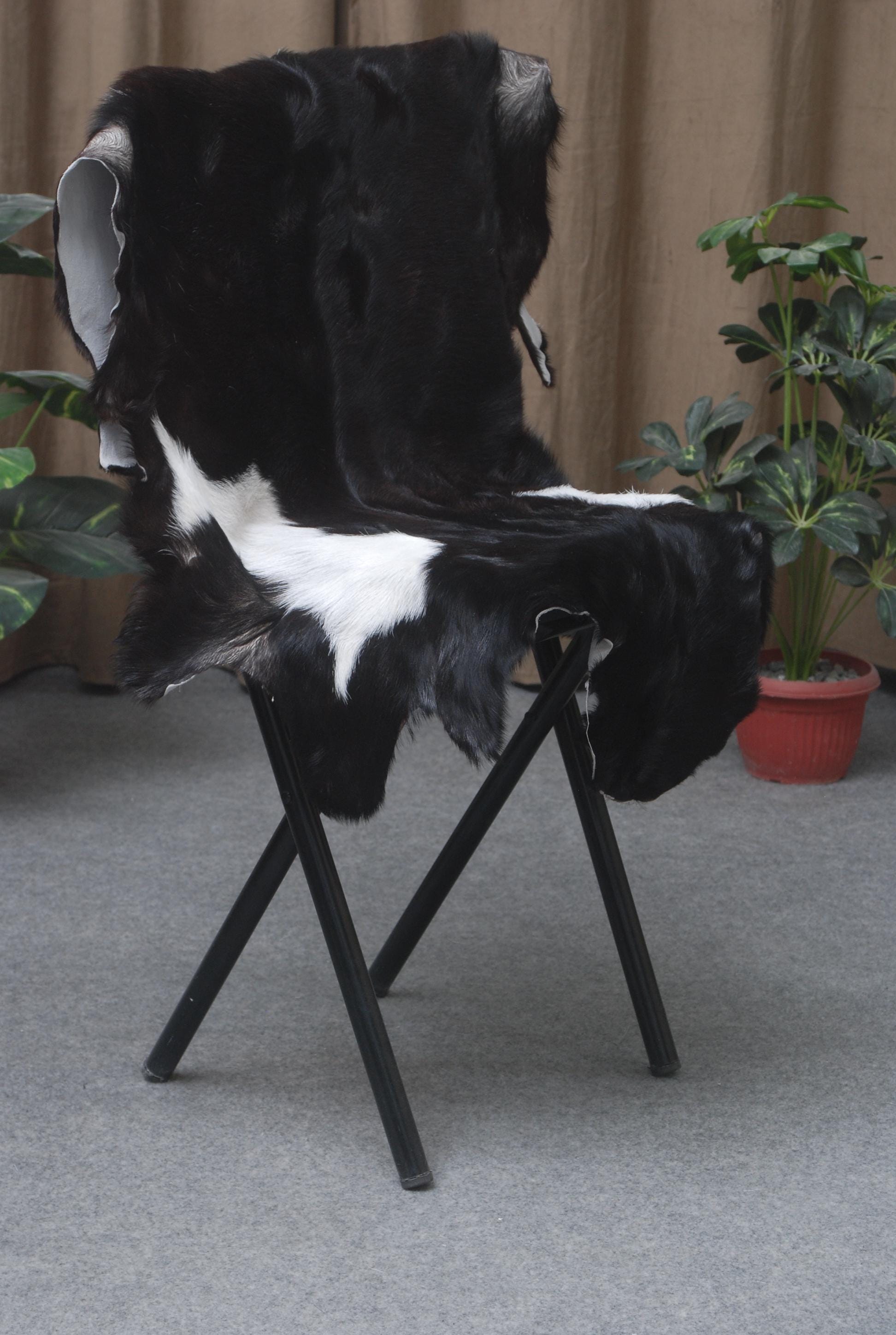 Statement-Making Black & White Goat Hide Rug - Premium Hair-On Goatskin - Modern Sophistication - Natural, Kid - Pet-Friendly